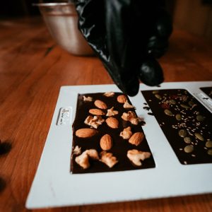 Cacao Orgánico 70% con Mascabo y Almendras x 50gr - Andino Natural